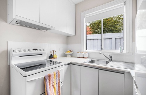 North Hobart Cabaña | The Piccolo Cottage a beautifully restored 1920s cottage nestled in North Hobart