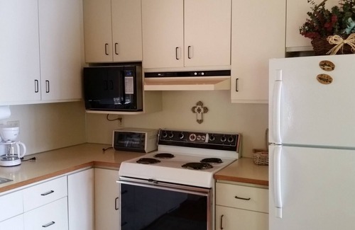 Millersburg Cabaña | The Point at Ocqueoc - Quiet Ocqueoc Lakefront Two Bedroom Cottage