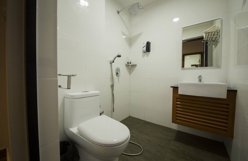 Taman Tampoi Indah Hotel | The Point Boutique Hotel