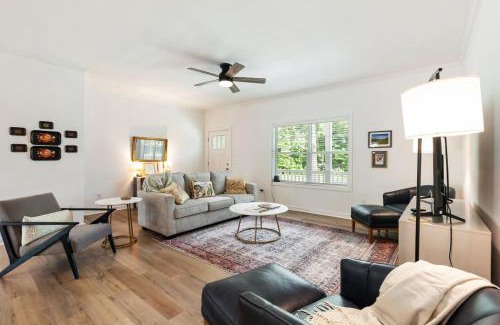 Carthage Casa | The Porch and Pines Cottage