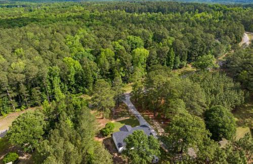 Carthage Casa | The Porch and Pines Cottage