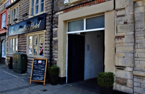 Chipping Sodbury Hotel | The Portcullis