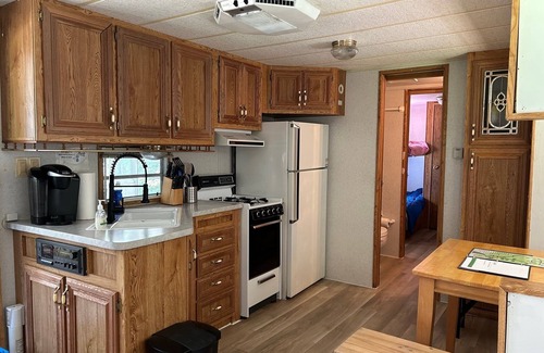 North Algona Wilberforce Alquiler De RV | The Princeton! Family sized camper along Bonnechere River. A fun retreat.