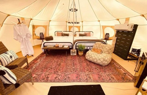 Lincolnton Cabina | The Queen BEE (Tent)