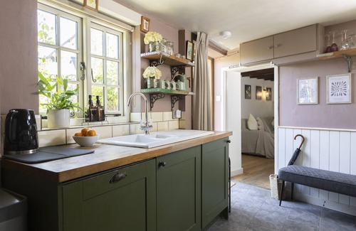 Broadwell Cabaña | The Rabbit Hole | Cotswold Holiday Let | 1 Bed & Sleeps 2