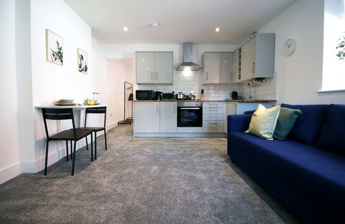 Caerau Apartamento | ◑One bed Apt◑Close to city◑Sleeps4◑Parking◑Wifi◑