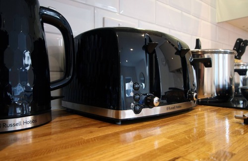 Caerau Apartamento | ◑One bed Apt◑Close to city◑Sleeps4◑Parking◑Wifi◑