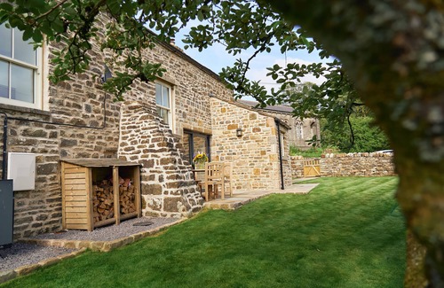Yockenthwaite Cabaña | THE READING ROOMS, pet friendly, character holiday cottage in Buckden