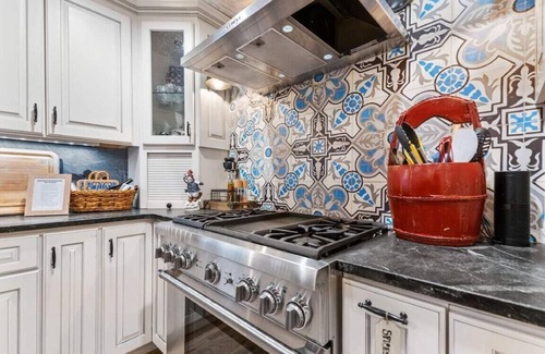 Willow Spring Casa | The Retreat-Hot Tub-Theater-Bar-6000sqft