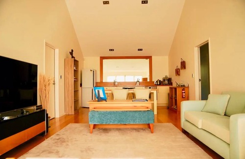 Te Ngaire Casa | The Retreat: Luxury private hillside beach villa @ Te Ngaere Bay - 2 bedroom