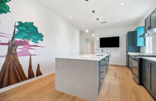 Faubourg Lafayette Apartamento | The Revelry| Bayou Escape | 9 bd 5 ba w/Pool near FQ