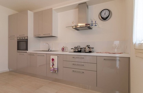 Cimadolmo Casa | El apartamento Rialto ofrece confort y tranquilidad modernos, espaciosos y soleados.