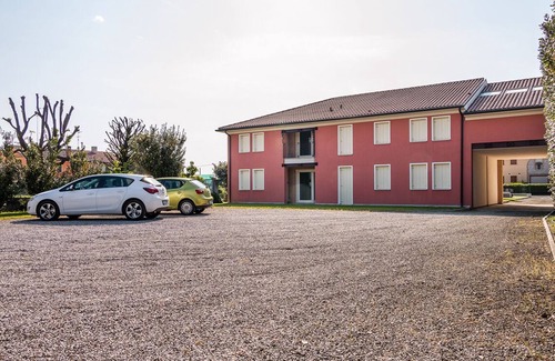 Cimadolmo Casa | El apartamento Rialto ofrece confort y tranquilidad modernos, espaciosos y soleados.