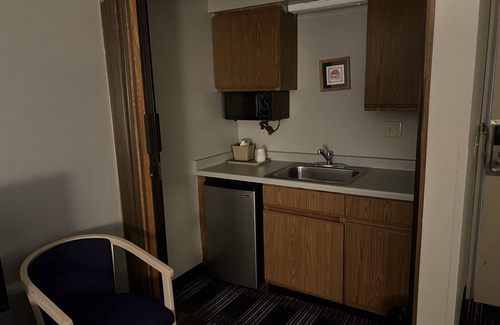 Portage Hotel | The Ridge Hotel Portage