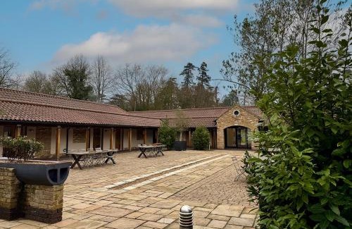 Waltham Cross Hotel | The Ridings at Theobalds Park