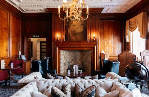 Westleigh Hotel | The Royal Hotel
