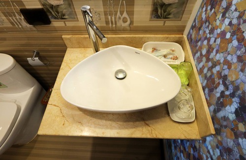 Yen Phu Hotel | The Royal Hotel