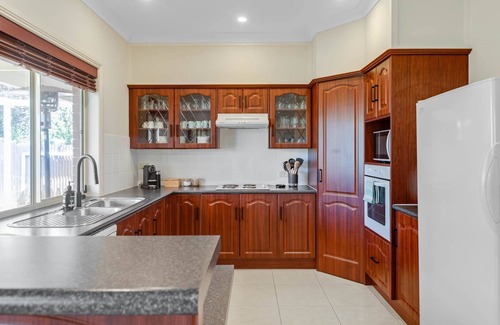 Port Elliot Casa | The Sandcastle - Family Entertainer - Pets Welcome - Central Port Elliot