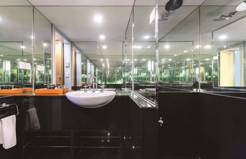 Melbourne Central Business District Hotel | The Savoy Hotel on Little Collins Melbourne