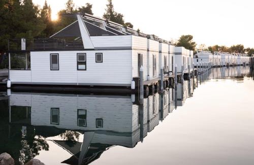 Piran Alquiler De Eote | The Sea Lodges Portoroz - Hausboot Floating Sea House