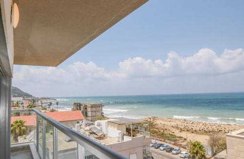 Haifa Apartamento | The Sea View apartment by the beach