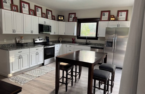 Pittsburg Casa | The Silverback Shack