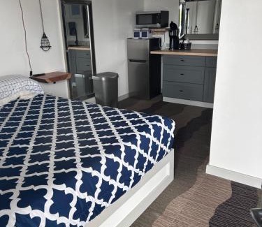 Athol Hotel | The Silverwood Lodge