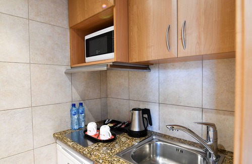 Beirut Apartamento | The Smallville Xpress Hotel