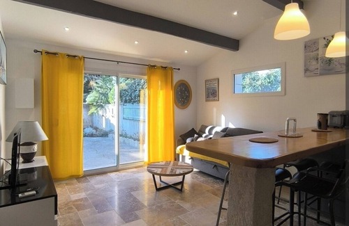 St.-Remy-de-Provence Casa | The song of the cicadas comfortable house