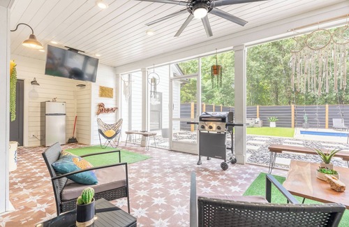 Pleasant View Casa | The Southern Oasis - Quiet Country Escape with Pool