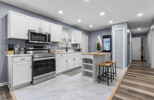 Pittsburgh Casa | The Spot -Peaceful renovated 3-bedroom Retreat in the Heart of Atlanta AC/Wi-Fi!