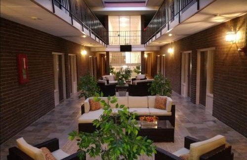 Salem Hotel | The Stables Inn & Suites