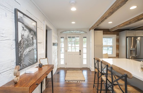 Mount Juliet Casa | The Stapleton: 4 Bed/3 Bath Log Cabin on 1.5 Acres