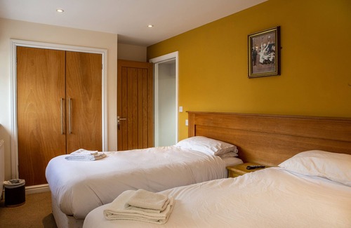 Stroud Hotel | The Star Inn