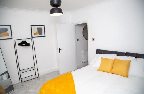 Brondesbury Park Apartamento | The Staverton Suite, London