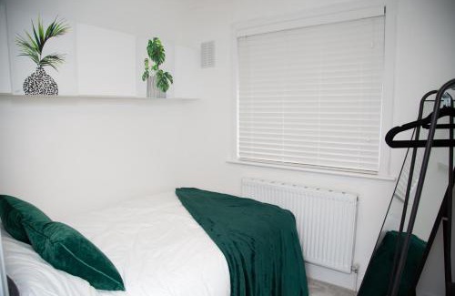 Brondesbury Park Apartamento | The Staverton Suite, London