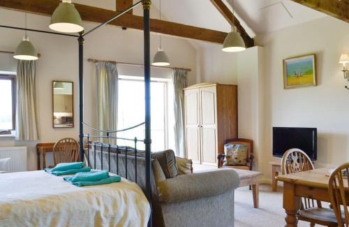 Hinton Casa | The Studio-Uk11822