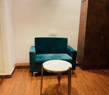 Pulikeshi Nagar Apartamento | The Taaj Inn