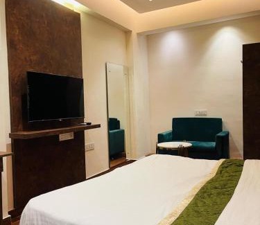 Pulikeshi Nagar Apartamento | The Taaj Inn