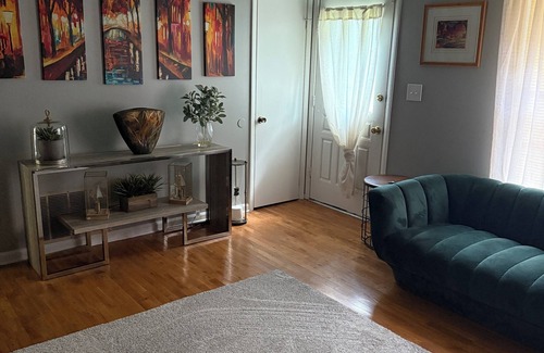 Jonesboro Casa | The Teal Retreat - Stylish 3BR Home near Atlanta Airport & Downtown