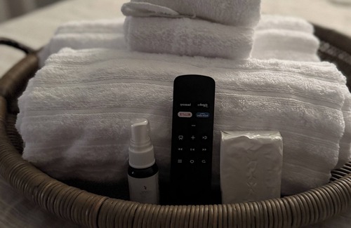 Jonesboro Casa | The Teal Retreat - Stylish 3BR Home near Atlanta Airport & Downtown