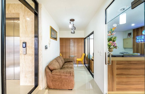 Talat Nuea Hotel | The Topaz Residence