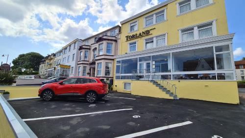 Roundham Hotel | The Torland - Paignton Seafront - free parking, all rooms en-suite