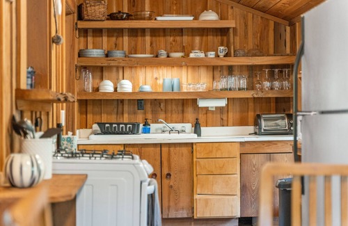 Ponce De Leon Cabina | The Treehouse: Peaceful Cabin Close to PCB and 30A