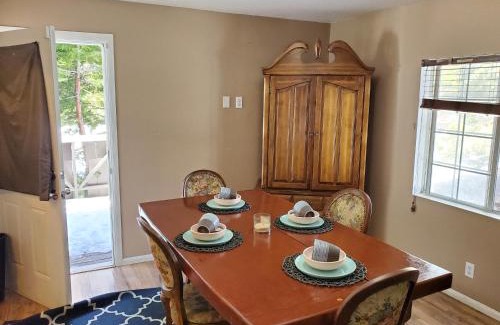 Twin Peaks Hotel | The Treetop Terrace at The Historic Arrowhead Lodge