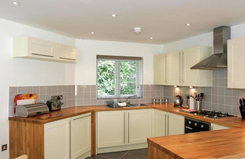 Carnon Downs Hotel | The Valley Cottages