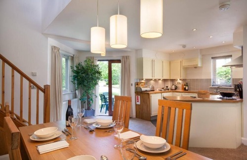 Carnon Downs Hotel | The Valley Cottages