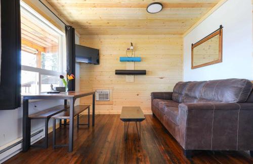 Creston Hotel | The Valley View Cabins and Event Center