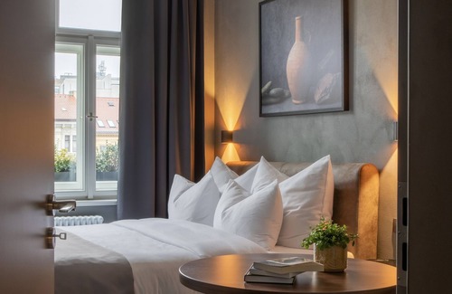 Karlin Hotel | The Viaduct Suites & More