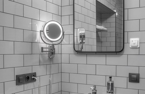 Karlin Hotel | The Viaduct Suites & More